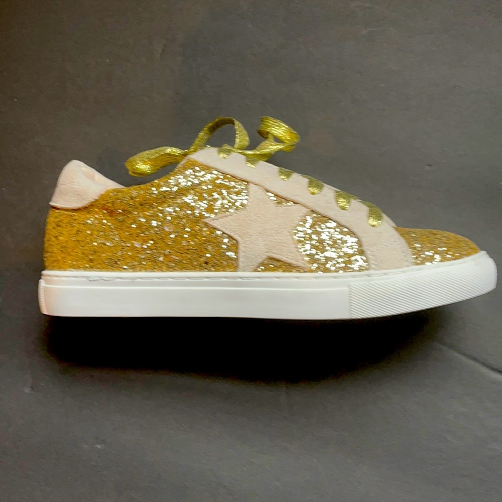 Gold glitter Nature Breeze Style Dale woman’s funky tennie shoes!!
